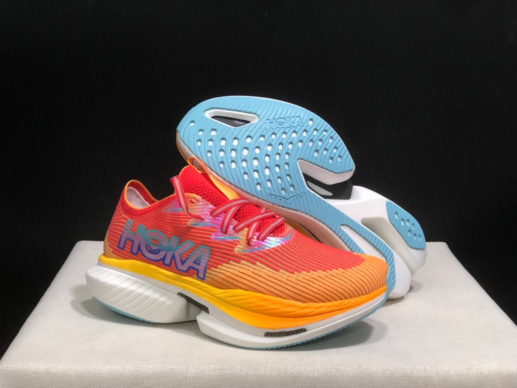HOKA ONE ONE CIELO X1